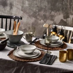 Service HENLEY (16 éléments) 16 Service HENLEY (16 éléments) -Produits Menagers 1000332765 220215 024 MOOD DETAILS P000000001000332765 mood