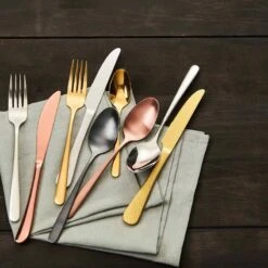 Couverts QUEENS (4 éléments) -Produits Menagers 1000337691 220225 022 MOOD DETAILS P000000001000337691 mood