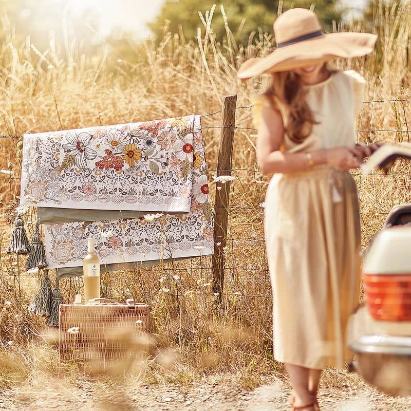 Nappe De Pique-nique BETWEEN FLOWERS 5 Nappe De Pique-nique BETWEEN FLOWERS – Image 3