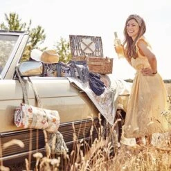 Nappe De Pique-nique BETWEEN FLOWERS 19 Nappe De Pique-nique BETWEEN FLOWERS -Produits Menagers 1000399329 230801 024 MOOD DETAILS P000000001000399329 mood