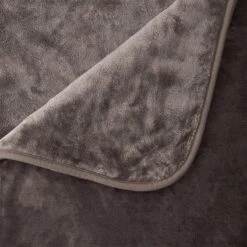 Couverture Polaire HUGS & KISSES -Produits Menagers 1000399346 230801 050 DETAILS P000000001000399346